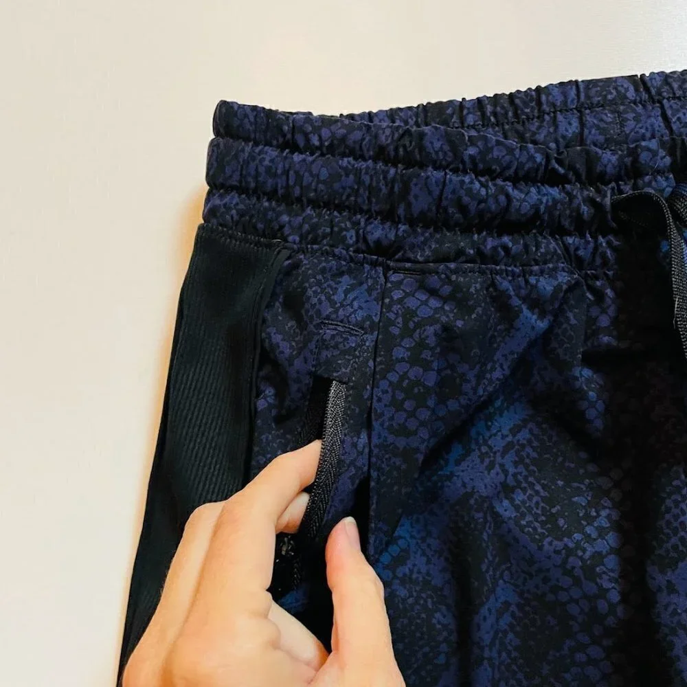 Athleta Brooklyn Jogger Pant Python Snake Printed Blue Black Tuxedo Athletic